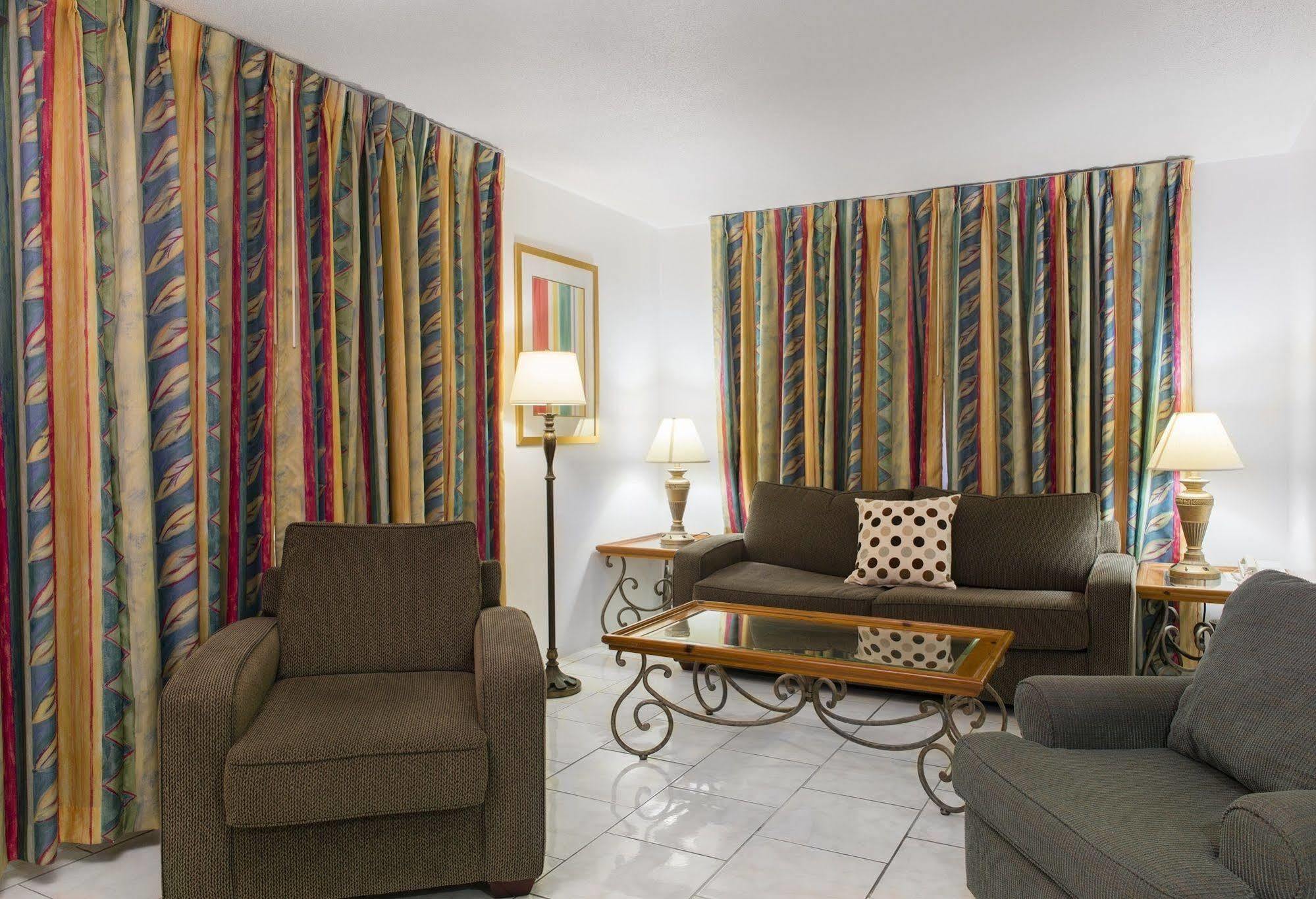 Carriage House Resort Дирфилд Бич Экстерьер фото