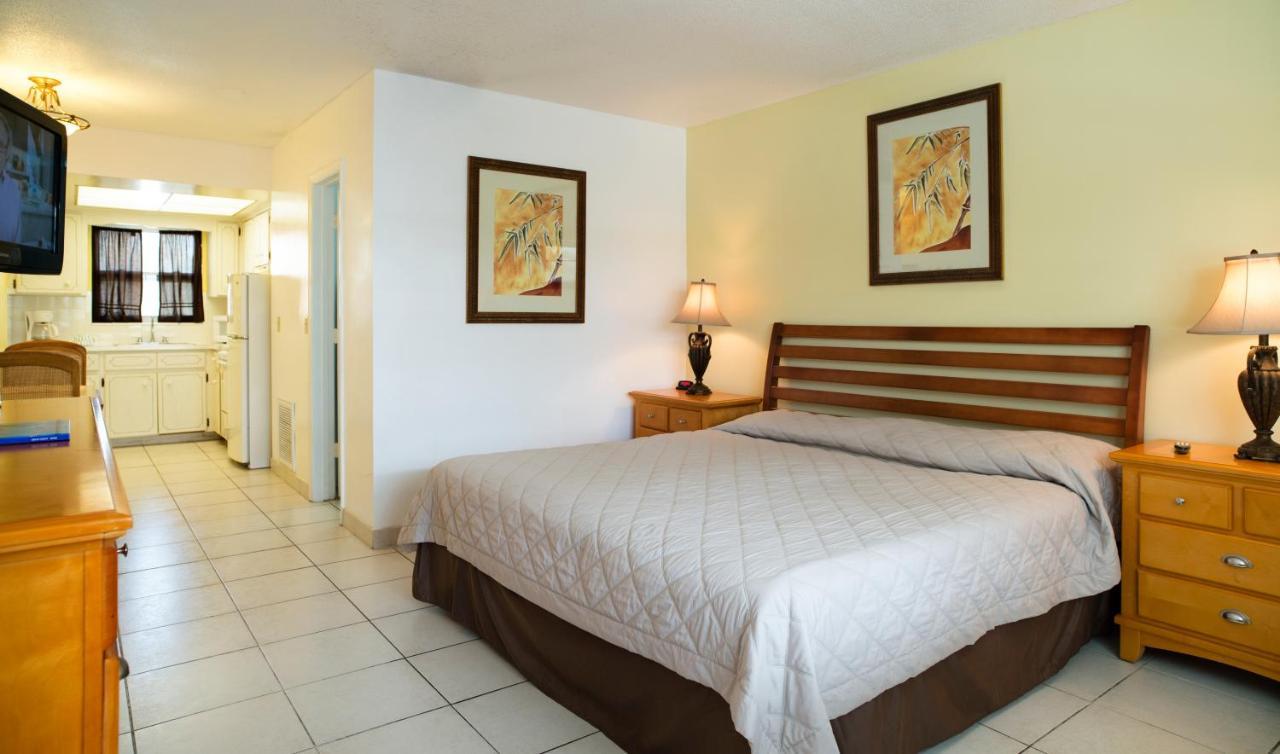 Carriage House Resort Дирфилд Бич Экстерьер фото